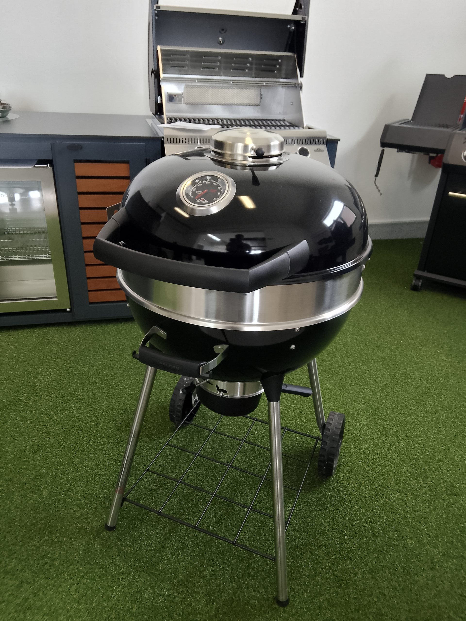 NAPOLEON PRO22-K-LEG3 prijenosni roštilj na ugljen 2 NAPOLEON PRO22-K-LEG3 prijenosni roštilj na ugljen - Slika 2