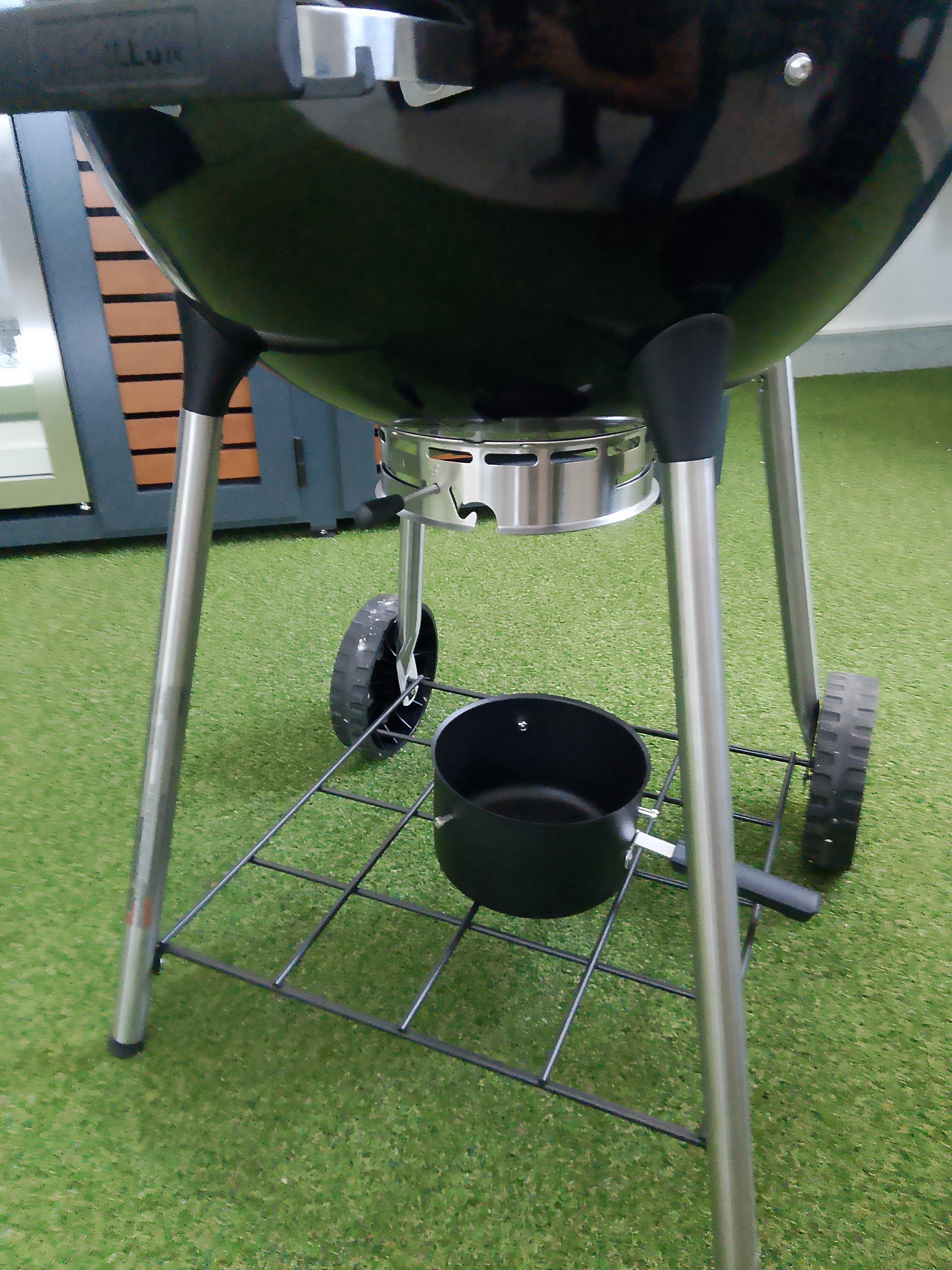 NAPOLEON PRO22-K-LEG3 prijenosni roštilj na ugljen 6 NAPOLEON PRO22-K-LEG3 prijenosni roštilj na ugljen - Slika 6